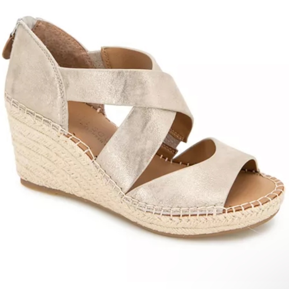 Gentle Souls Women's Cream Wedge Sandals
